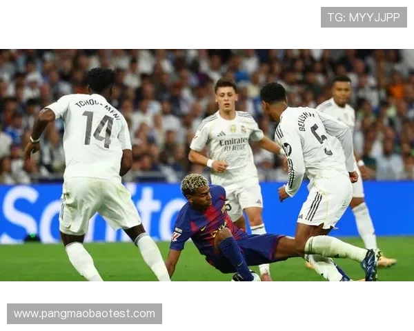 贝林汉姆传射建功 皇马2-1战胜巴萨终结国家德比四连败 贝林汉姆传射建功 皇马2-1战胜巴萨终结国家德比四连败